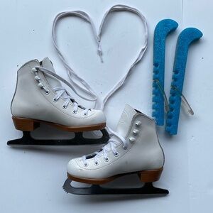 Little Girls Riedell Skates ⛸️